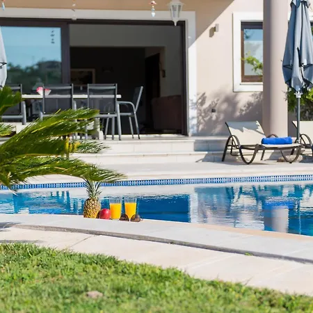Ioanna Villa *